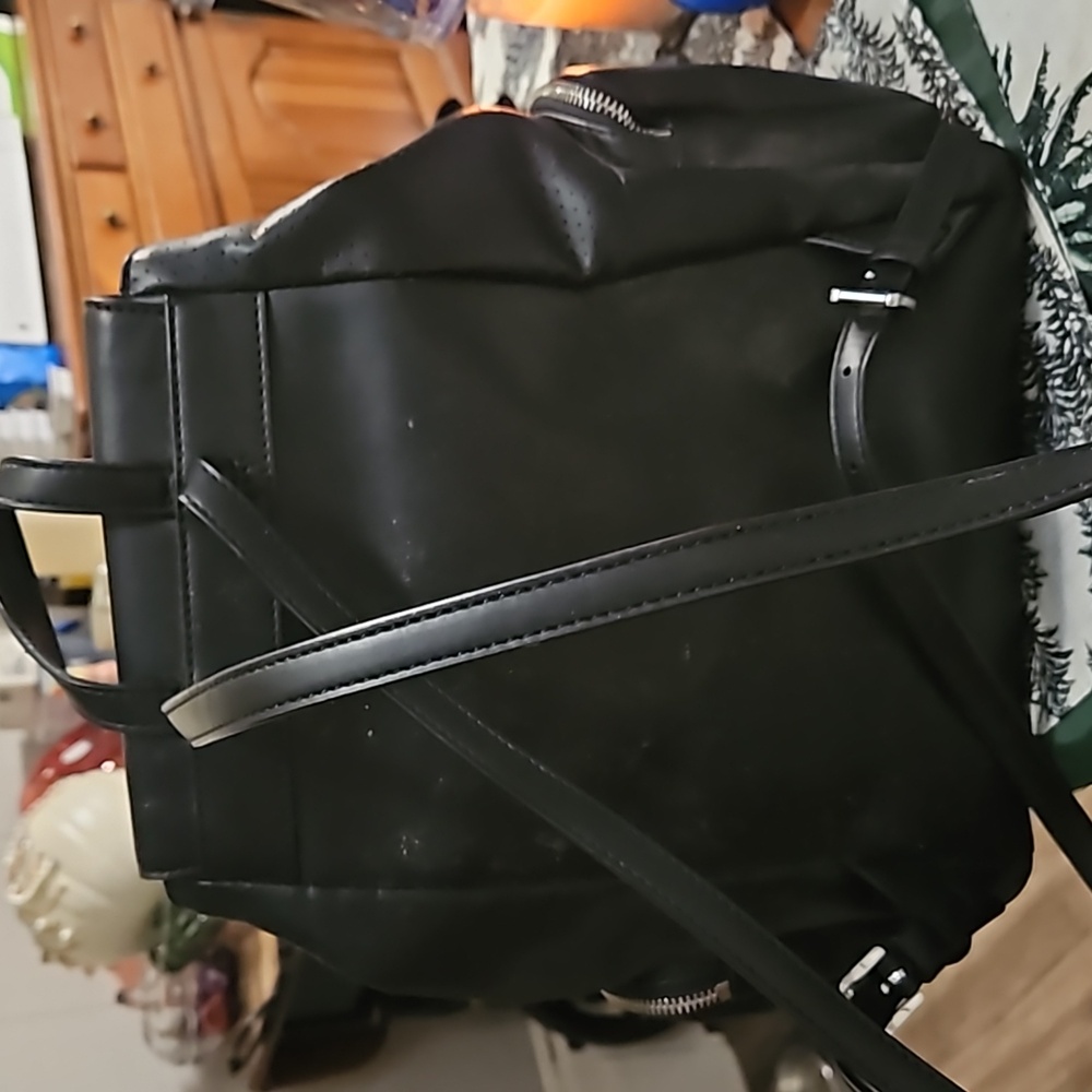 Backpack 🎒 - Picture 2 of 2